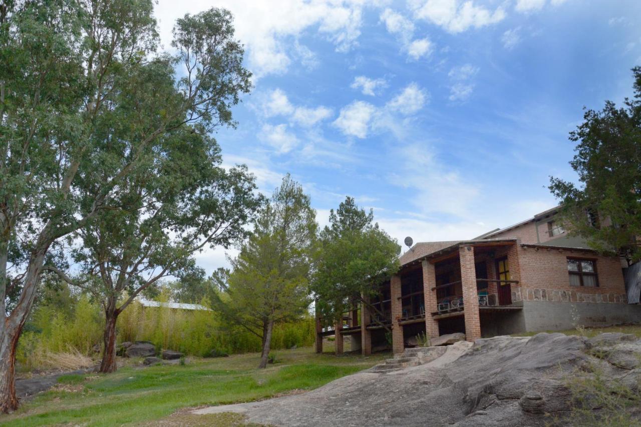 La Toma Complejo De Montana - Cabanas Y Habitaciones En Hosteria Mina Clavero Buitenkant foto