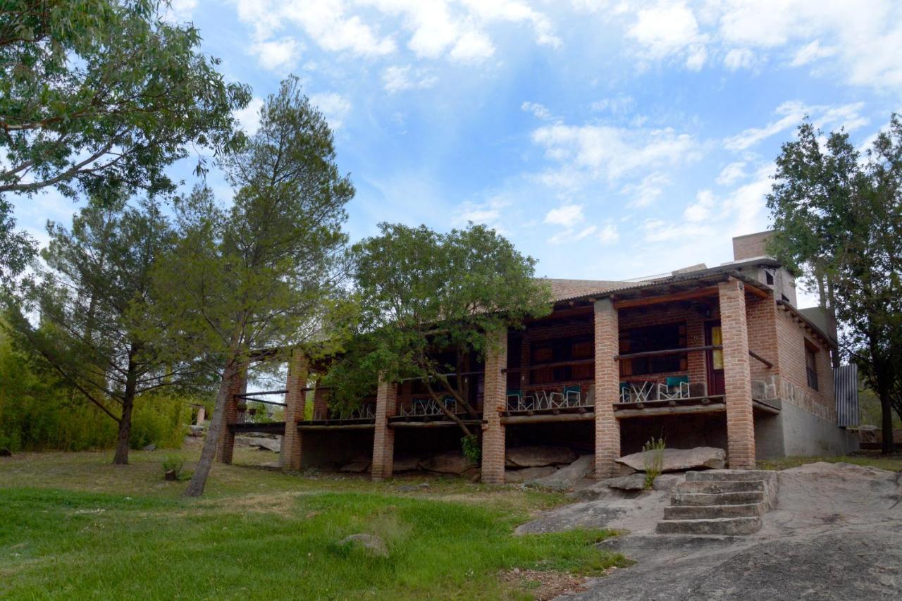 La Toma Complejo De Montana - Cabanas Y Habitaciones En Hosteria Mina Clavero Buitenkant foto